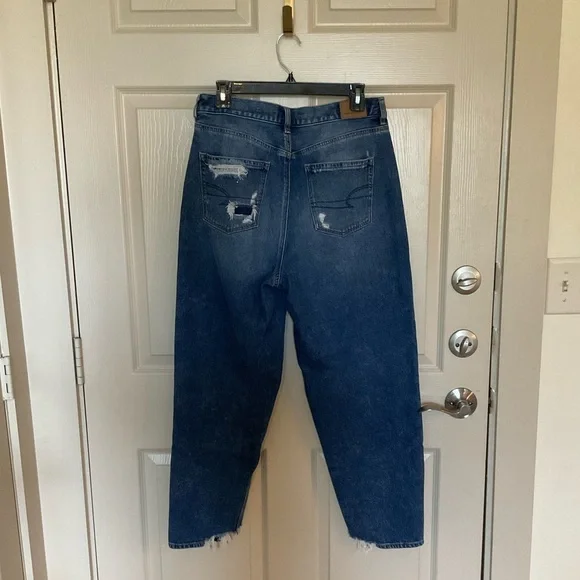👖American Eagle Outfitters High Rise Relaxed Mom Jeans👖 - Picture 4 of 6